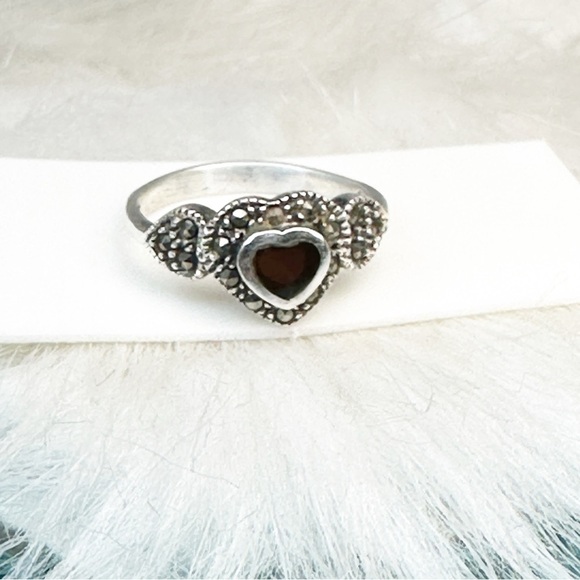 Sterling Silver Red Garnet Heart Marcasite Ring 925 Size 5.5 Signed - Picture 3 of 8